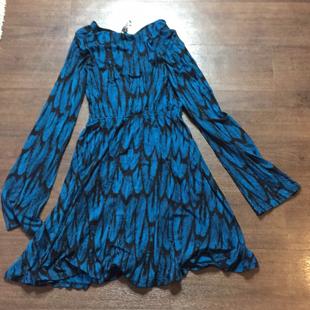 Express dress - Picture 2 of 2
